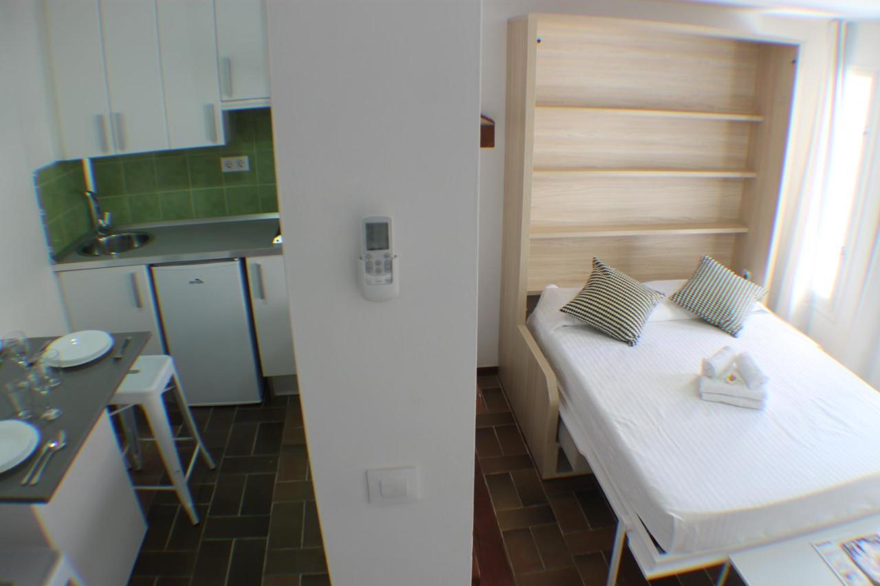 Agi Porthos Apartments Roses Exterior photo